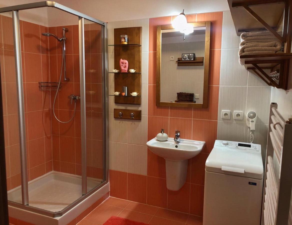 Apartman Renata 10 鲁容贝罗克 外观 照片